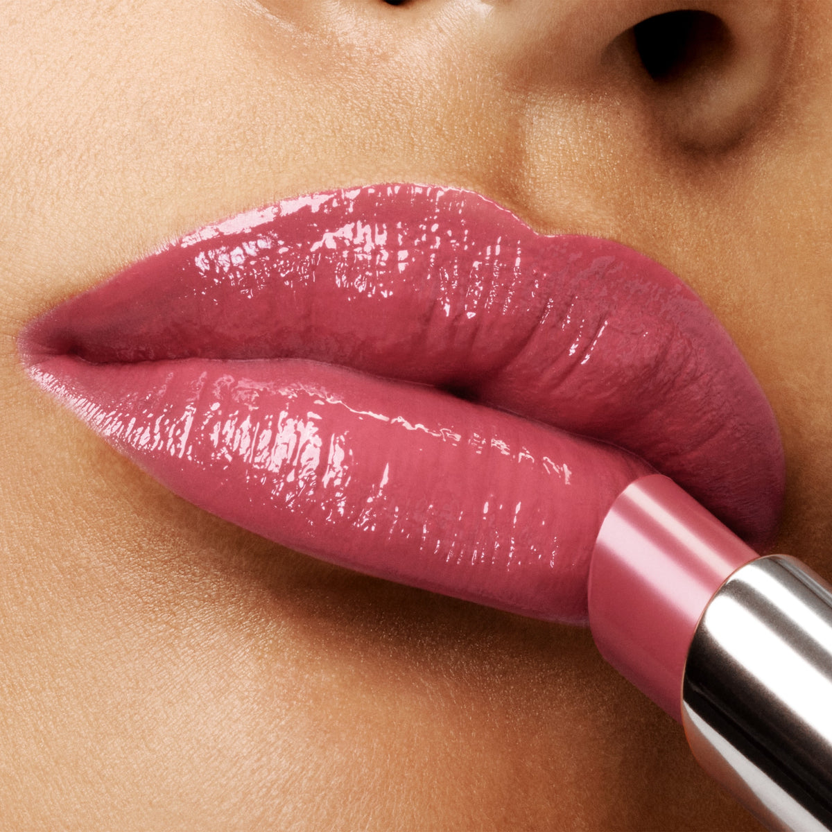 Soleil Neige Ultra-Shine Lip Color, 3.3 g, 46 Daybreak, 46, Model, medium
