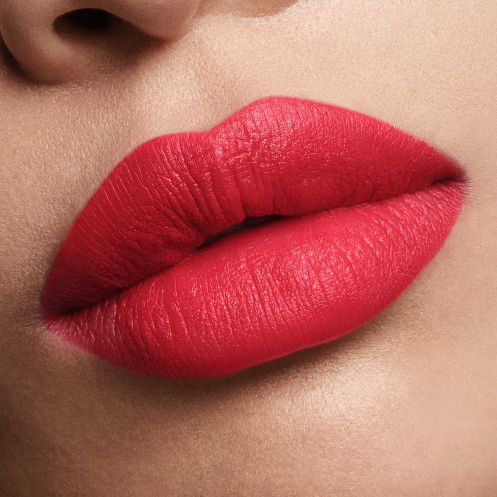 Fucking Fabulous Lip Color, 3.2 g, F9 Red, F9, Model, light